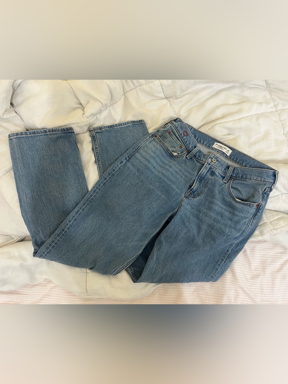 Abercrombie & Fitch Mid Rise 90s Straight Jeans